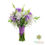 bouquet_of_carnations_and_lisianthus__gift_flowers_at_home_for_first_anniversary_funeral_sister_mother_friend_colleague-in-milan-and-rome